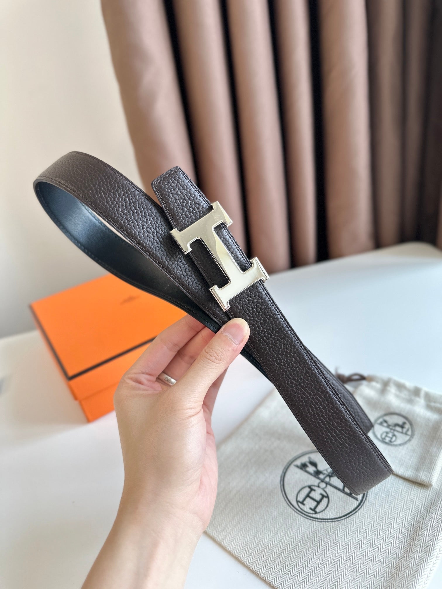 HELENE H REVERSIBLE LEATHER BELT — BLACK & EBONY (SILVER HARDWARE, 32MM)