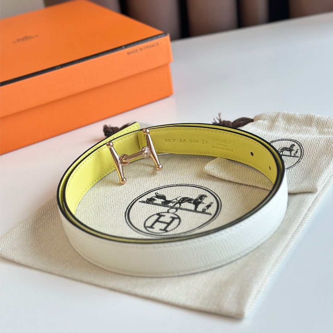 HELENE MORS H REVERSIBLE LEATHER BELT — YELLOW BEIGE (PINK GOLD HARDWARE, 24MM)