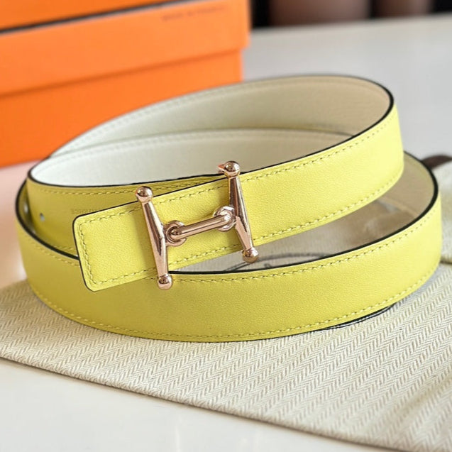 HELENE MORS H REVERSIBLE LEATHER BELT — YELLOW BEIGE (PINK GOLD HARDWARE, 24MM)