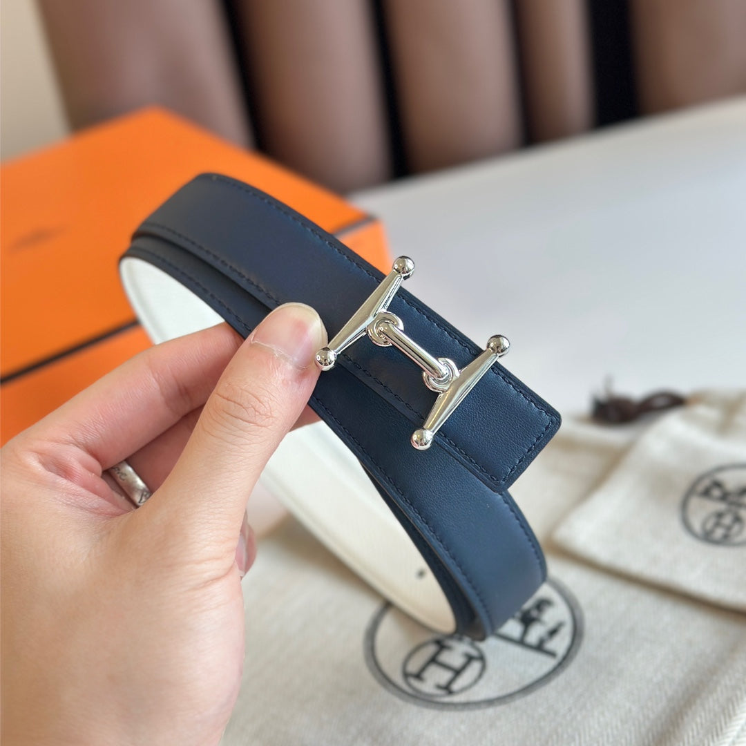 HELENE MORS H REVERSIBLE LEATHER BELT — BLUE & BEIGE (SILVER HARDWARE, 24MM)