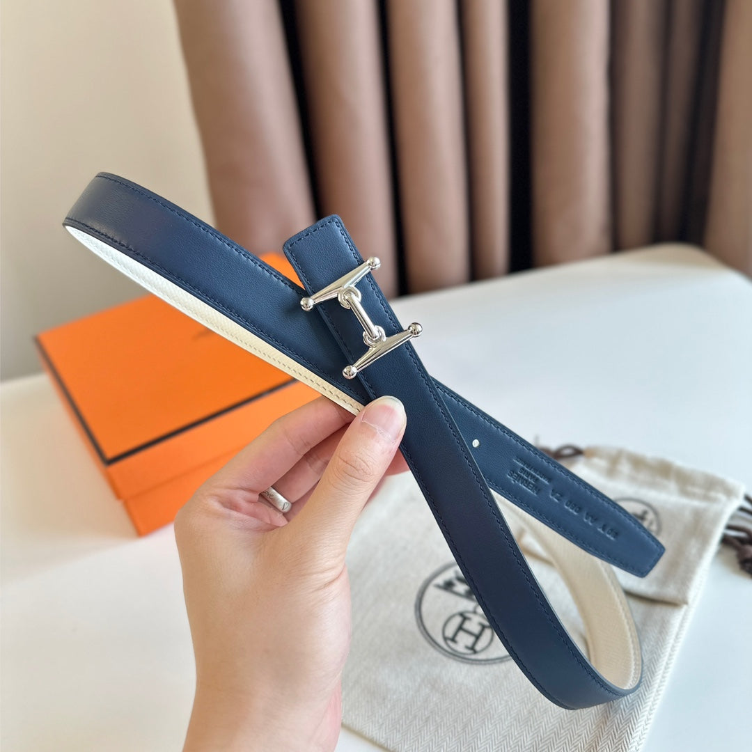 HELENE MORS H REVERSIBLE LEATHER BELT — BLUE & BEIGE (SILVER HARDWARE, 24MM)