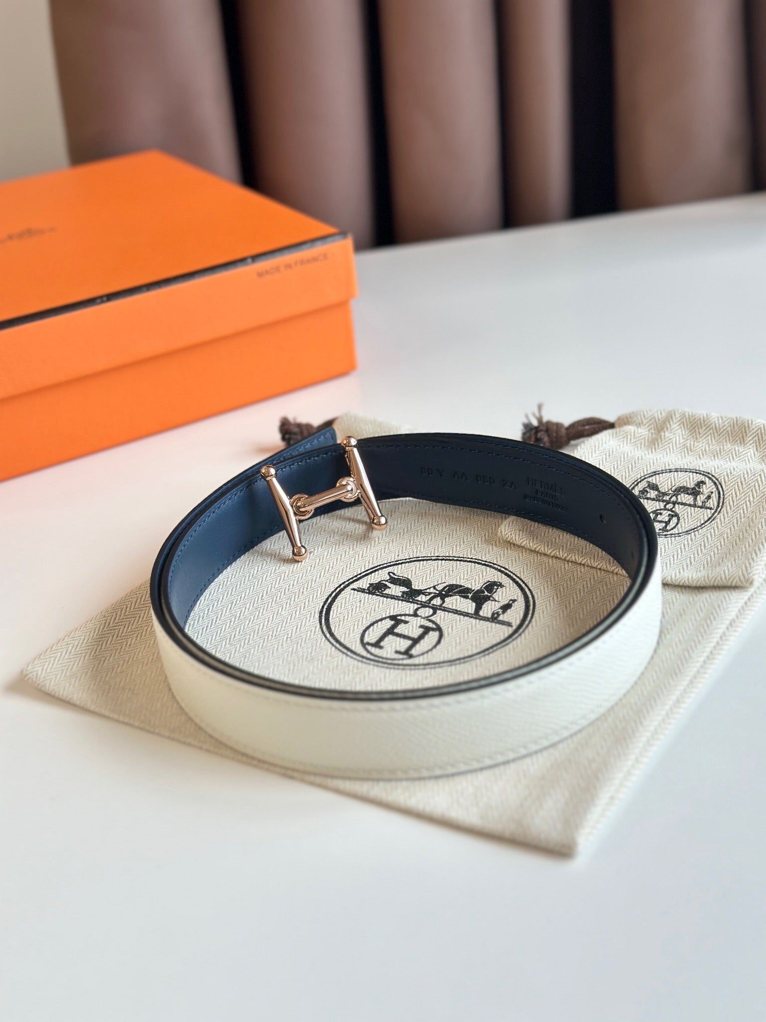 HELENE MORS H REVERSIBLE LEATHER BELT — BLUE & BEIGE (PINK GOLD HARDWARE, 24MM)