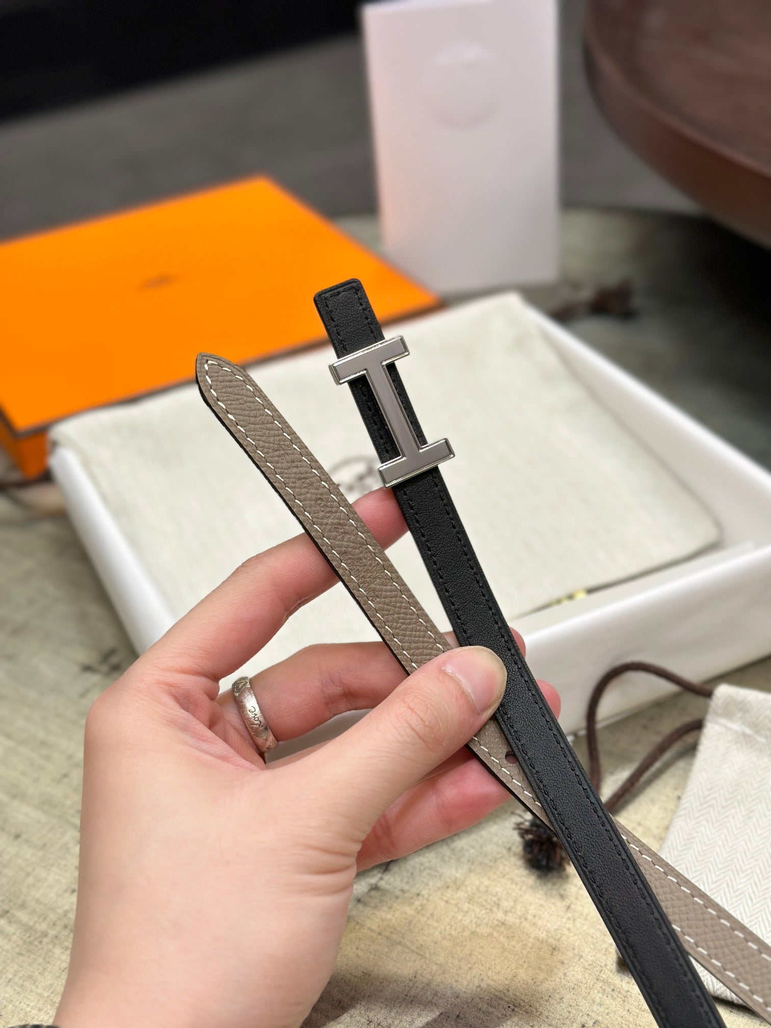 HELENE FOCUS REVERSIBLE LEATHER BELT — KHAKI BROWN & BLACK (SILVER HARDWARE)