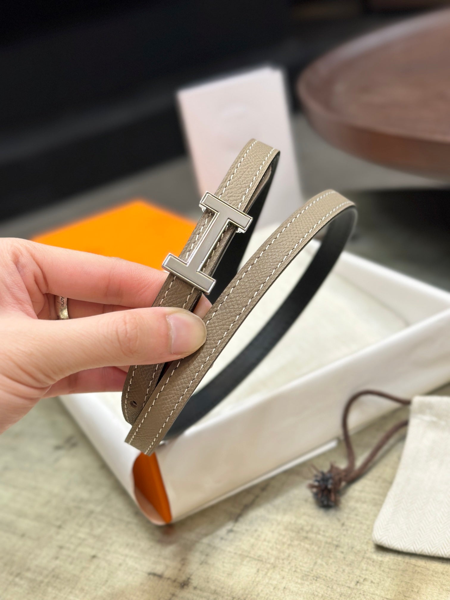 HELENE FOCUS REVERSIBLE LEATHER BELT — KHAKI BROWN & BLACK (SILVER HARDWARE)