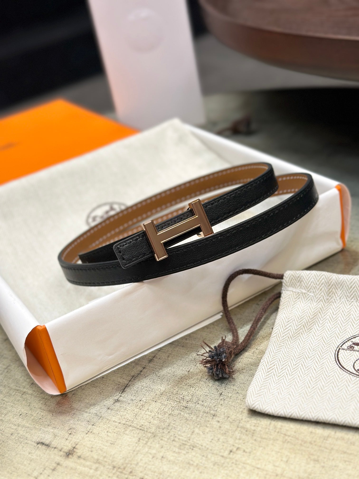 HELENE FOCUS REVERSIBLE LEATHER BELT — BLACK & TAWNY BROWN (COPPER HARDWARE)