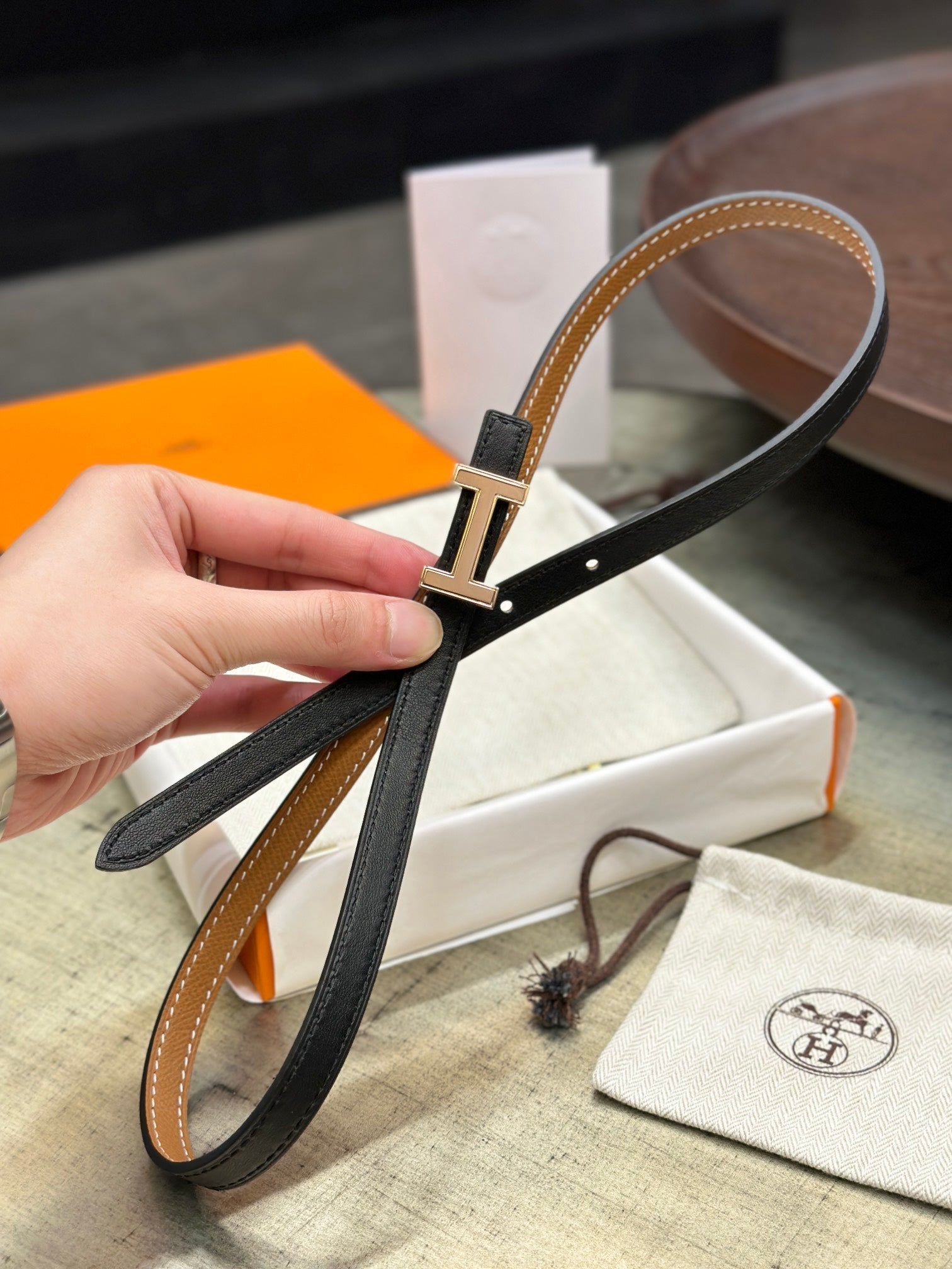 HELENE FOCUS REVERSIBLE LEATHER BELT — BLACK & TAWNY BROWN (COPPER HARDWARE)