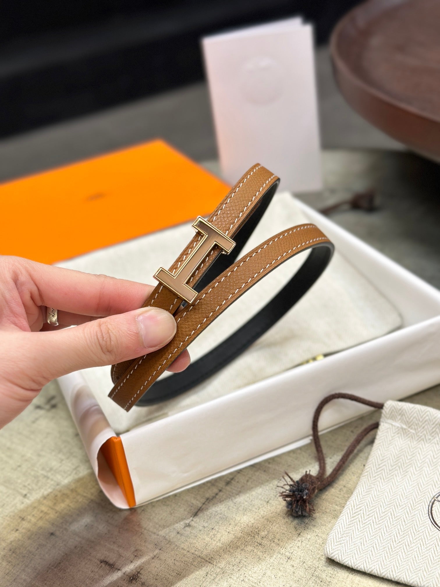 HELENE FOCUS REVERSIBLE LEATHER BELT — BLACK & TAWNY BROWN (COPPER HARDWARE)