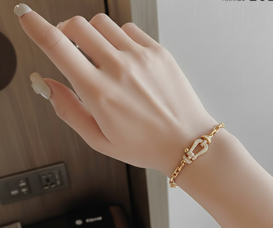 FORCE LARGE HORSESHOE CLASP  METAL BRACELET VARIANTS 2