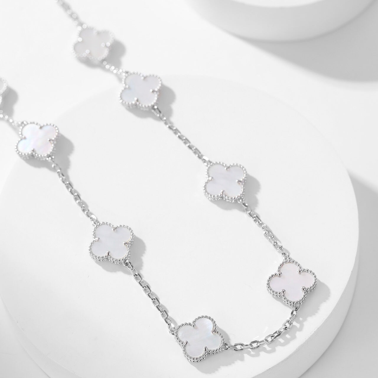 CLOVERS THE 10-MOTIFS WHITE MOTHER OF PEARL NECKLACE