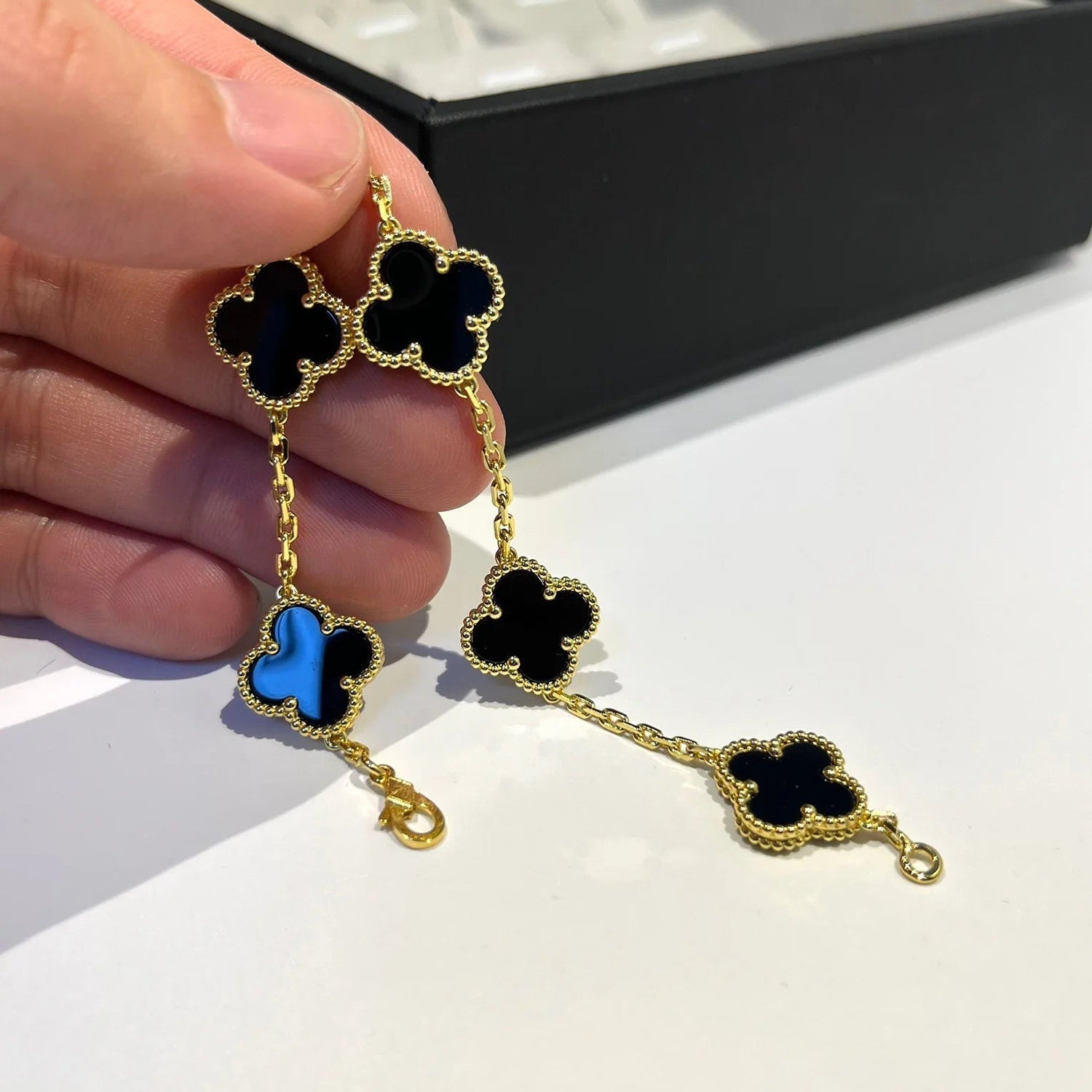 CLOVER  5 MOTIFS BLACK ONYX BRACELET