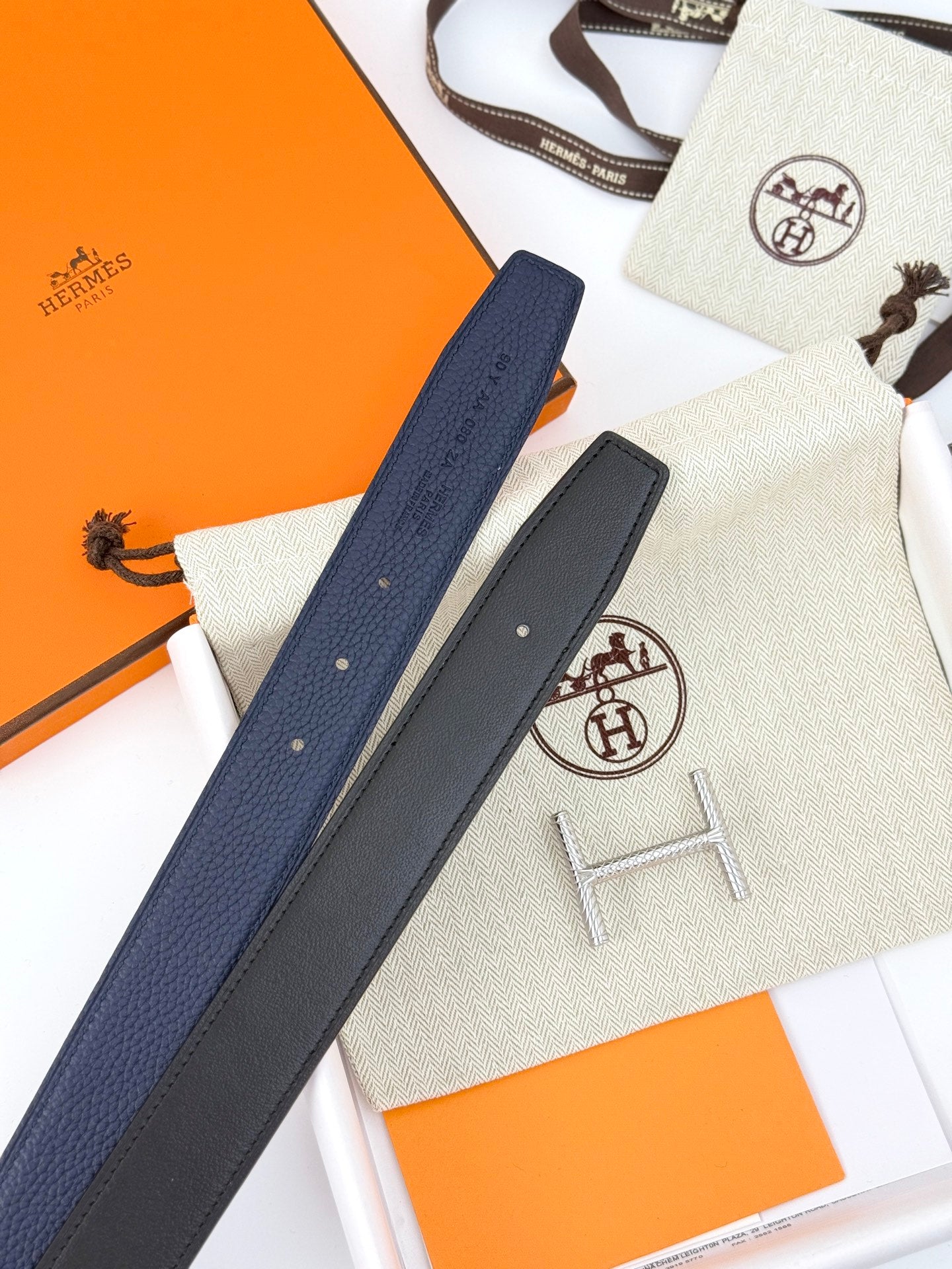 HELENE HISSEO REVERSIBLE LEATHER BELT — NAVY BLUE (SILVER HARDWARE, 32MM)