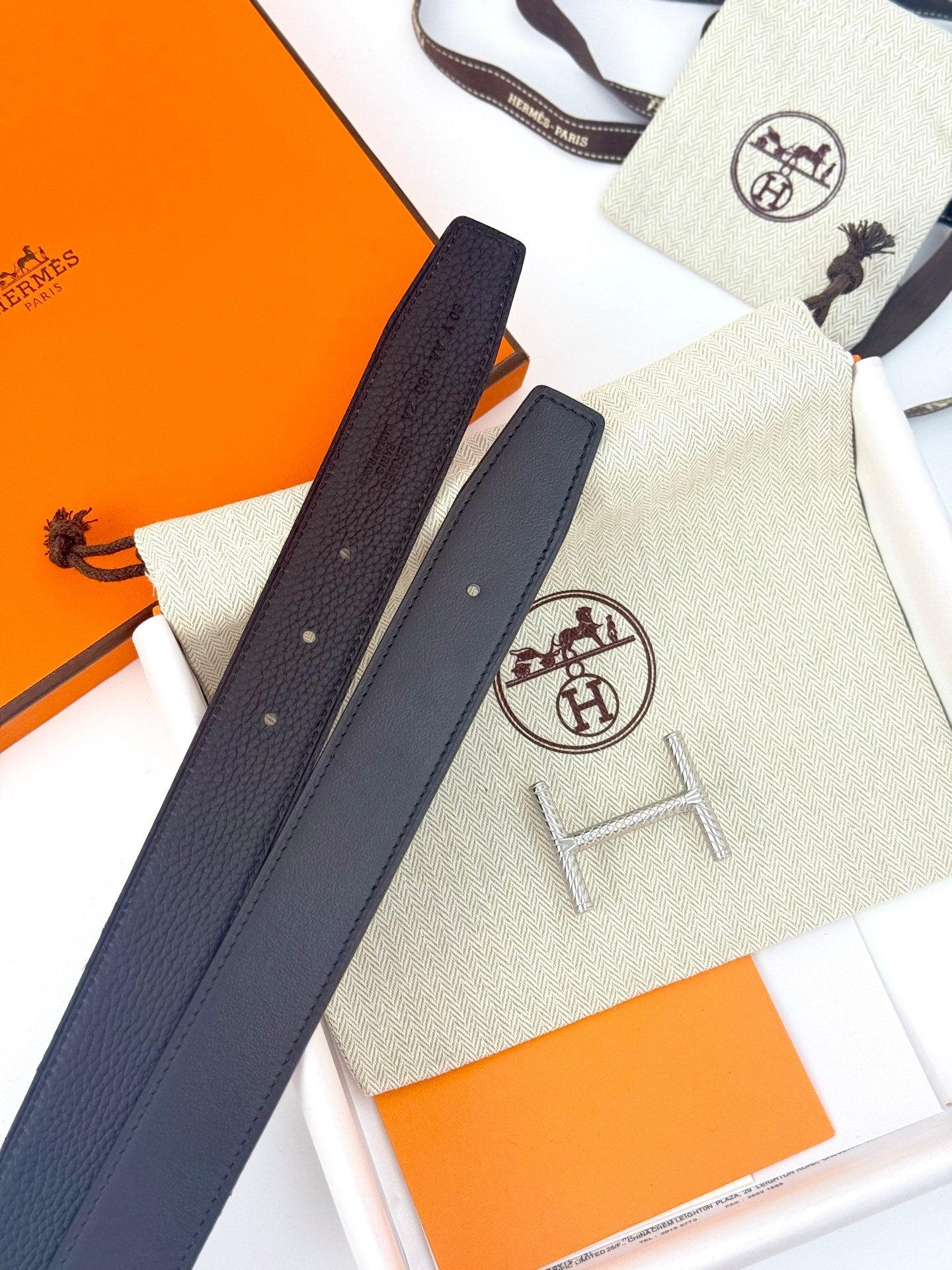 HELENE HISSEO REVERSIBLE LEATHER BELT — BLACK (SILVER HARDWARE, 32MM)