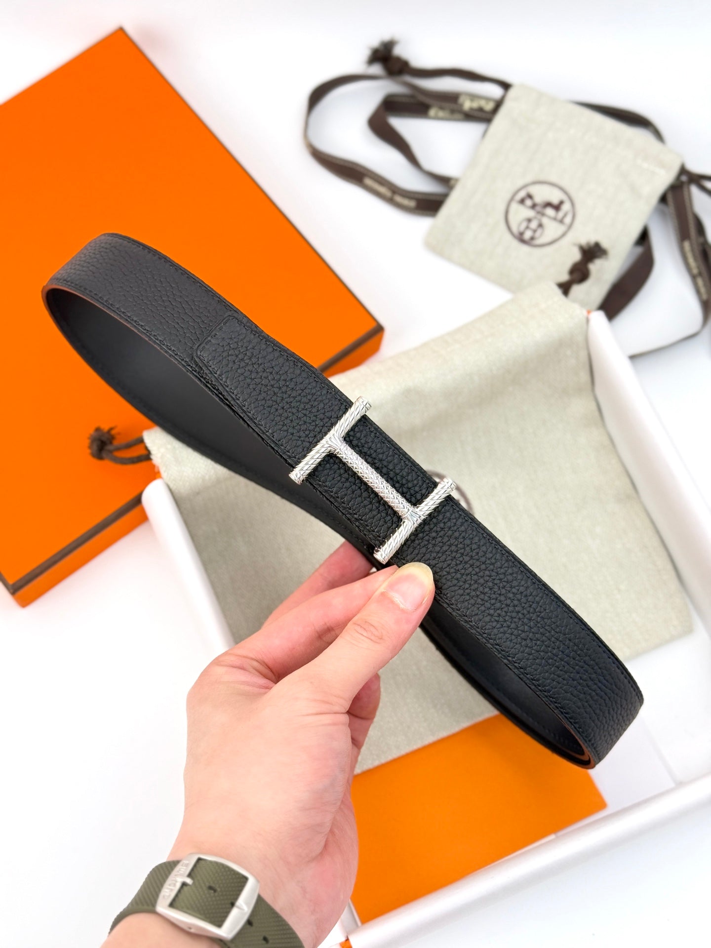 HELENE HISSEO REVERSIBLE LEATHER BELT — BLACK (SILVER HARDWARE, 32MM)