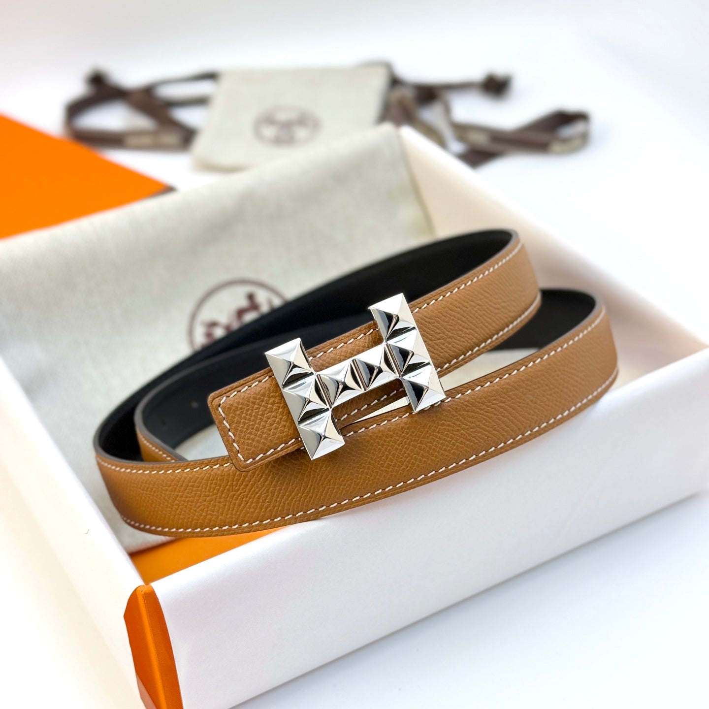 HELENE INFINI REVERSIBLE LEATHER BELT — BROWN EPSOM (SILVER HARDWARE, 24MM)