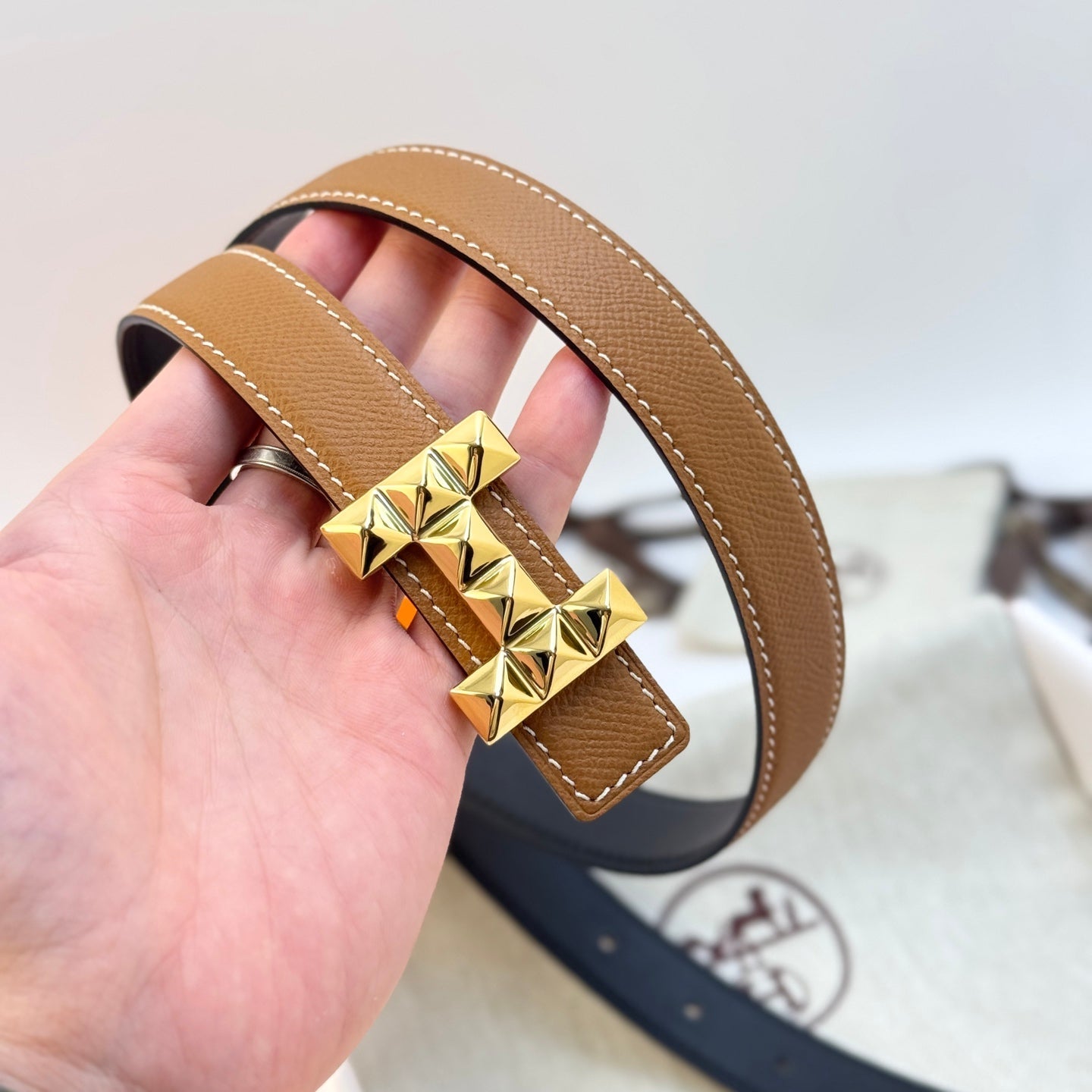 HELENE INFINI REVERSIBLE LEATHER BELT — BROWN EPSOM (GOLD HARDWARE, 24MM)