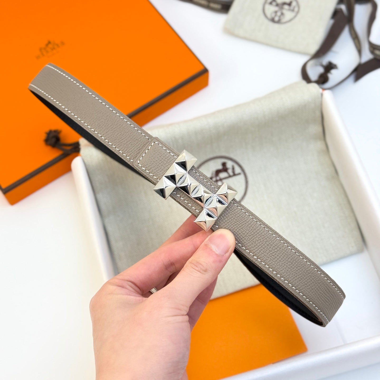 HELENE INFINI REVERSIBLE LEATHER BELT — GRAY EPSOM (SILVER HARDWARE, 24MM)