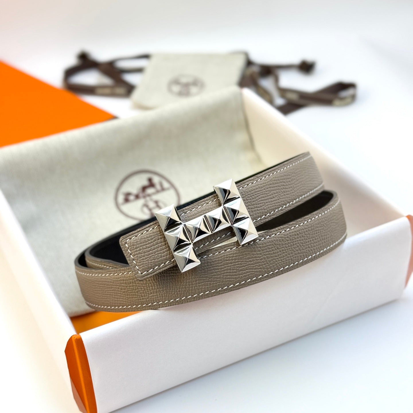 HELENE INFINI REVERSIBLE LEATHER BELT — GRAY EPSOM (SILVER HARDWARE, 24MM)