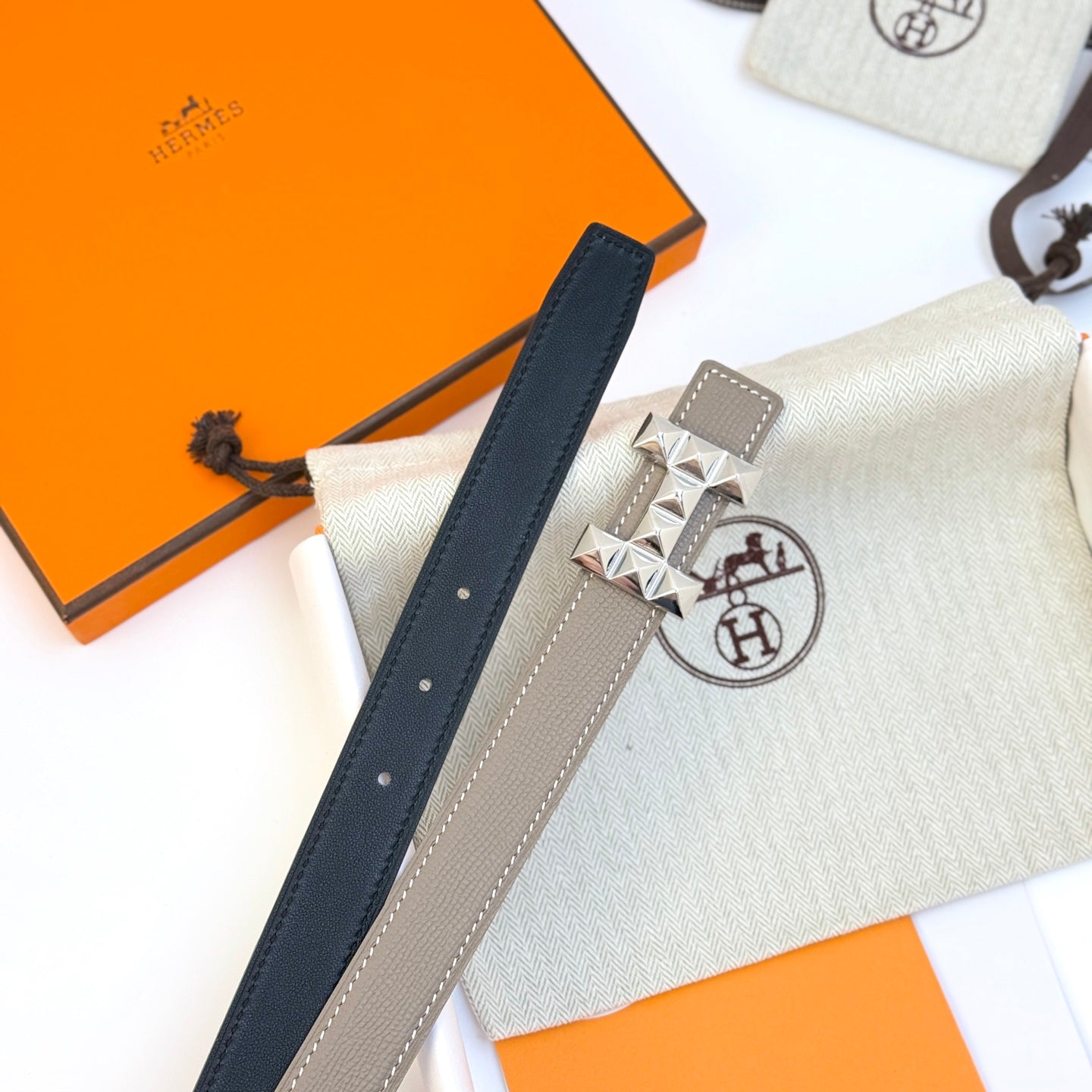 HELENE INFINI REVERSIBLE LEATHER BELT — GRAY EPSOM (SILVER HARDWARE, 24MM)