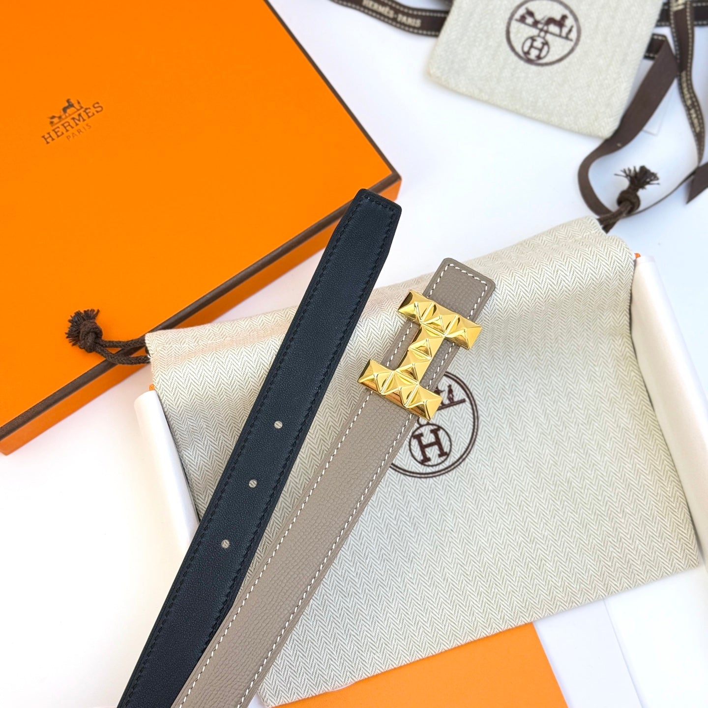 HELENE INFINI REVERSIBLE LEATHER BELT — GRAY EPSOM (GOLD HARDWARE, 24MM)