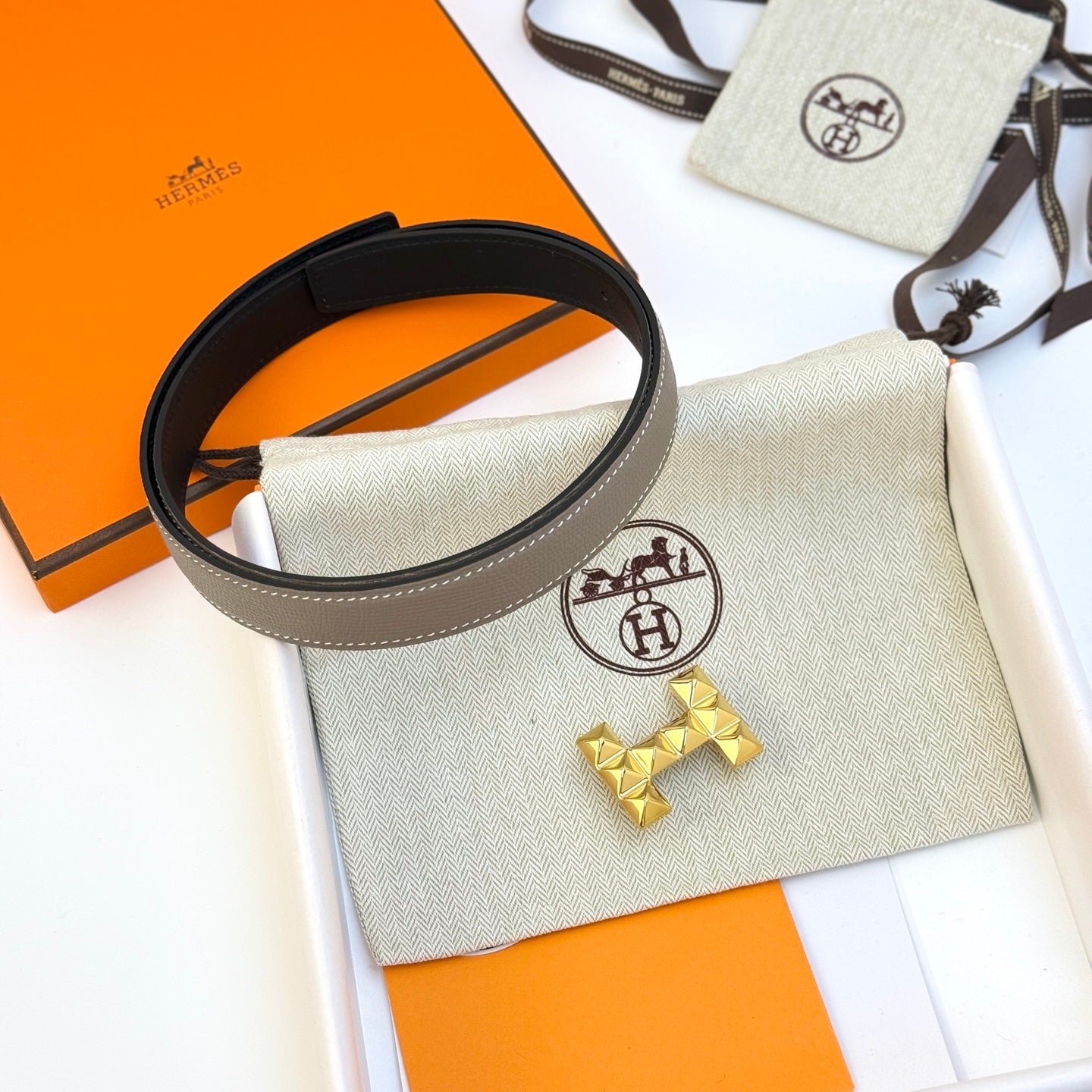 HELENE INFINI REVERSIBLE LEATHER BELT — GRAY EPSOM (GOLD HARDWARE, 24MM)