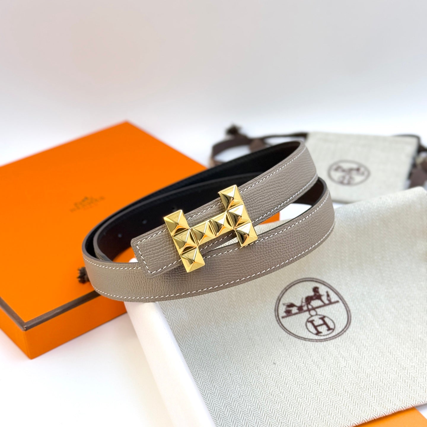 HELENE INFINI REVERSIBLE LEATHER BELT — GRAY EPSOM (GOLD HARDWARE, 24MM)