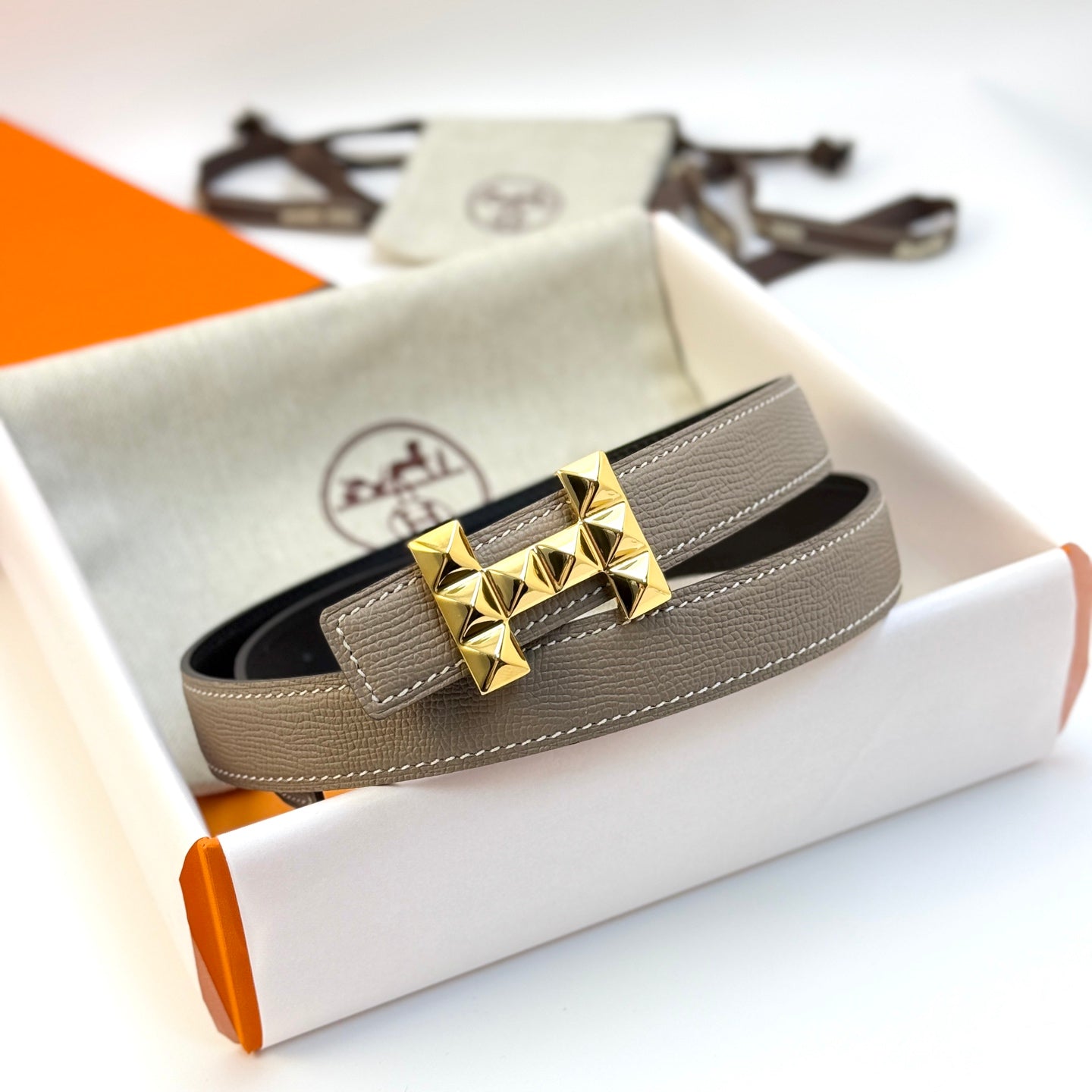 HELENE INFINI REVERSIBLE LEATHER BELT — GRAY EPSOM (GOLD HARDWARE, 24MM)