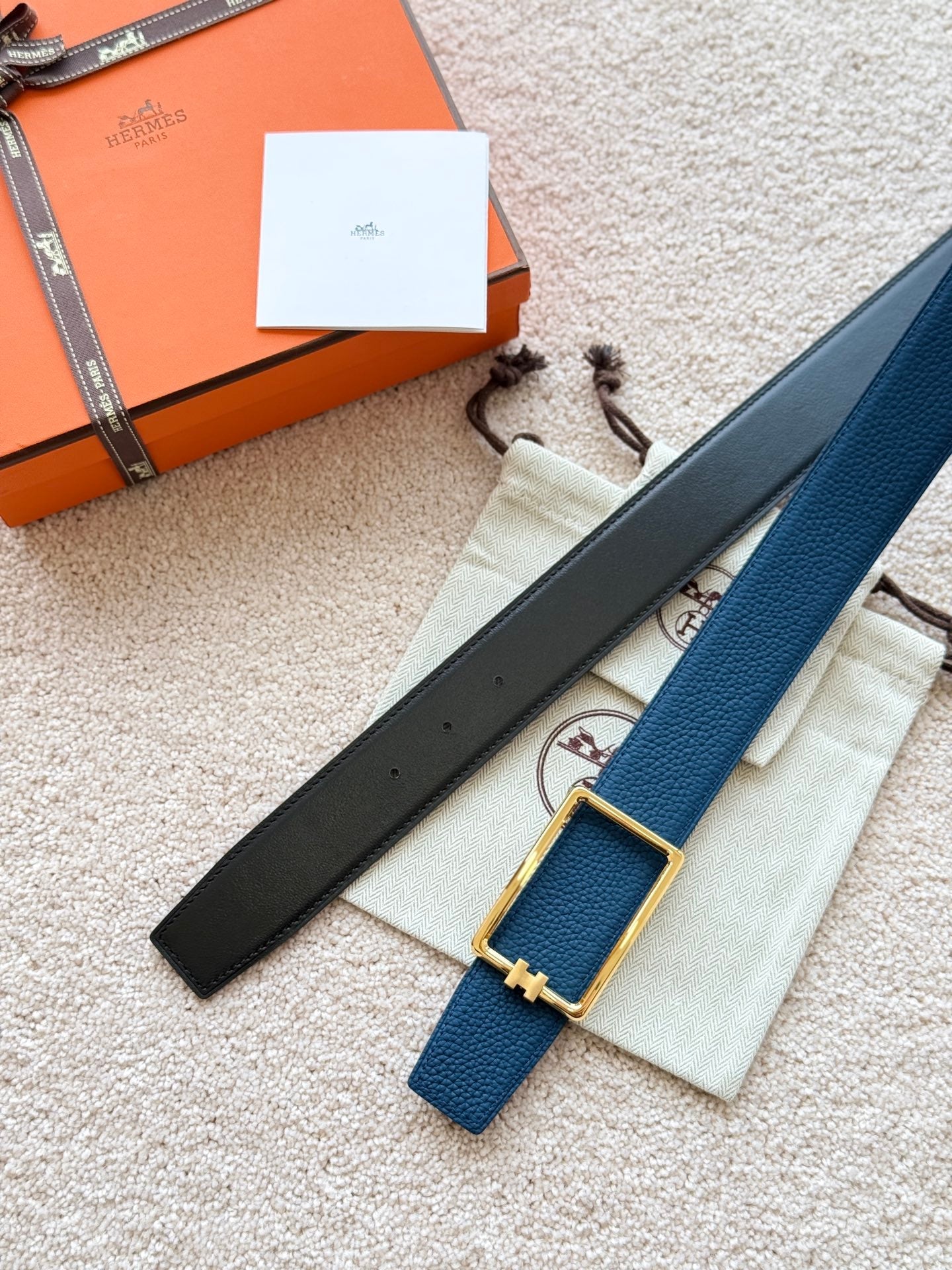 HELENE TUBE H REVERSIBLE LEATHER BELT — PRUSSIAN BLUE & BLACK (GOLD HARDWARE, 38MM)