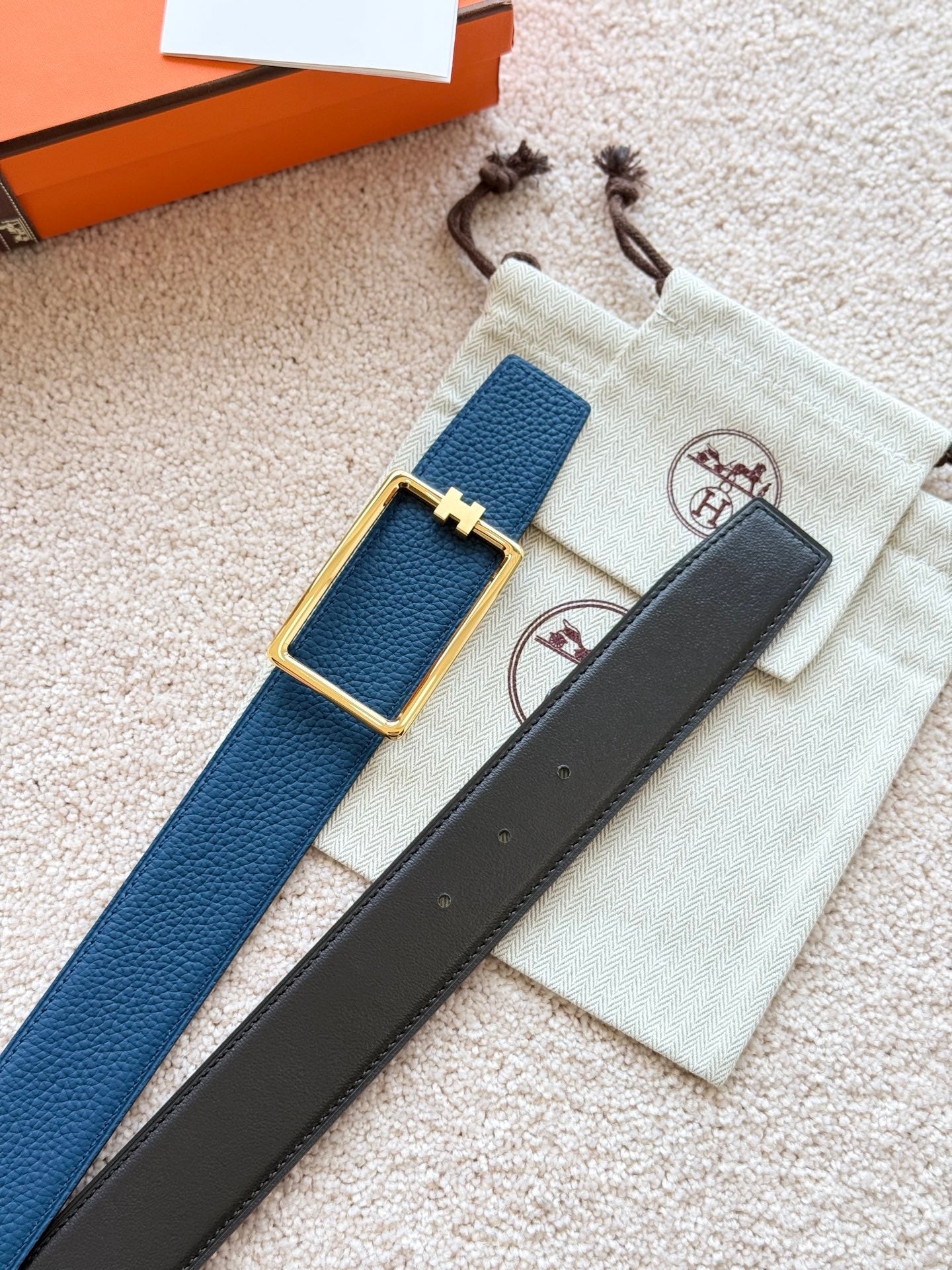 HELENE TUBE H REVERSIBLE LEATHER BELT — PRUSSIAN BLUE & BLACK (GOLD HARDWARE, 38MM)