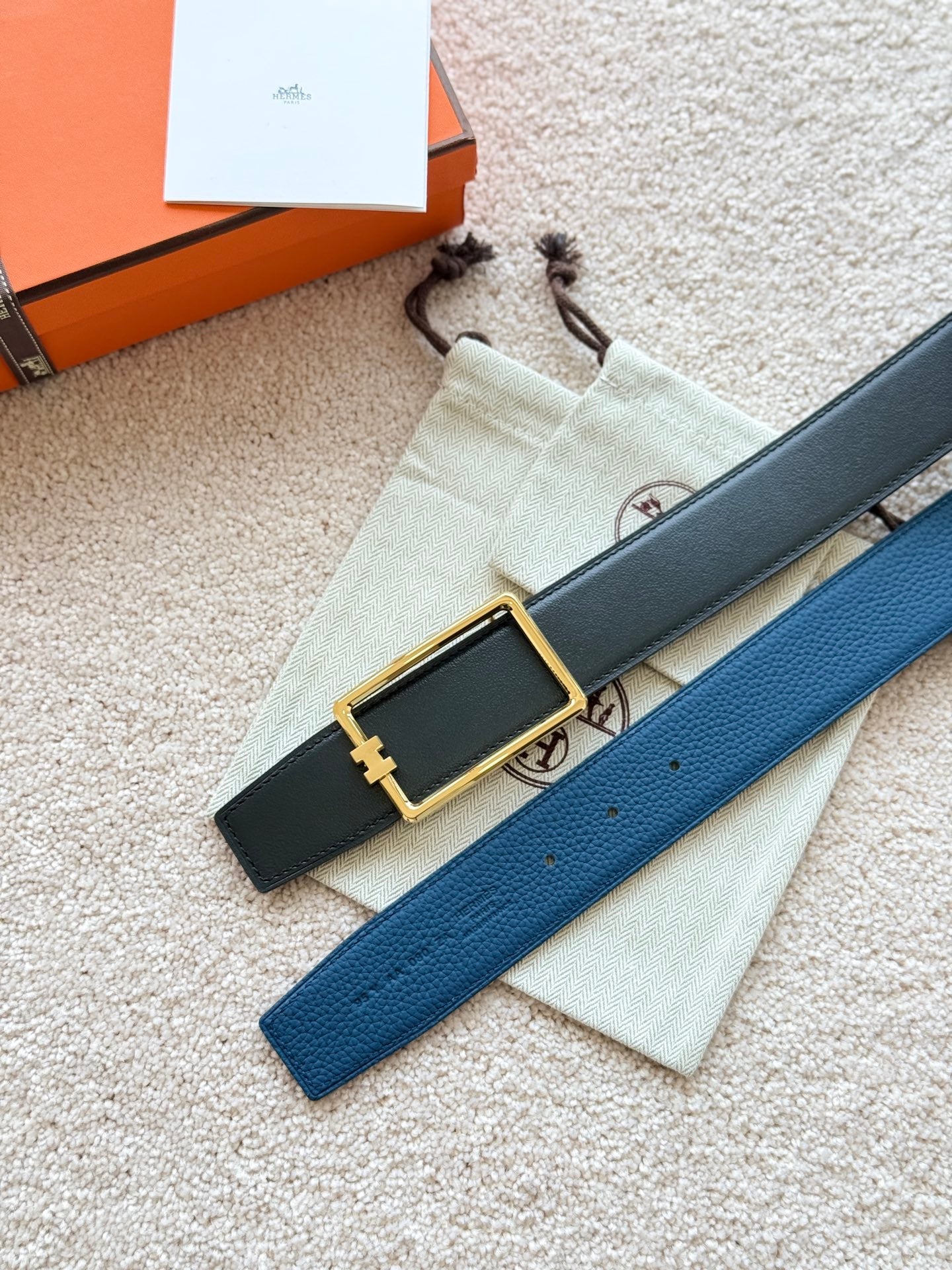 HELENE TUBE H REVERSIBLE LEATHER BELT — PRUSSIAN BLUE & BLACK (GOLD HARDWARE, 38MM)