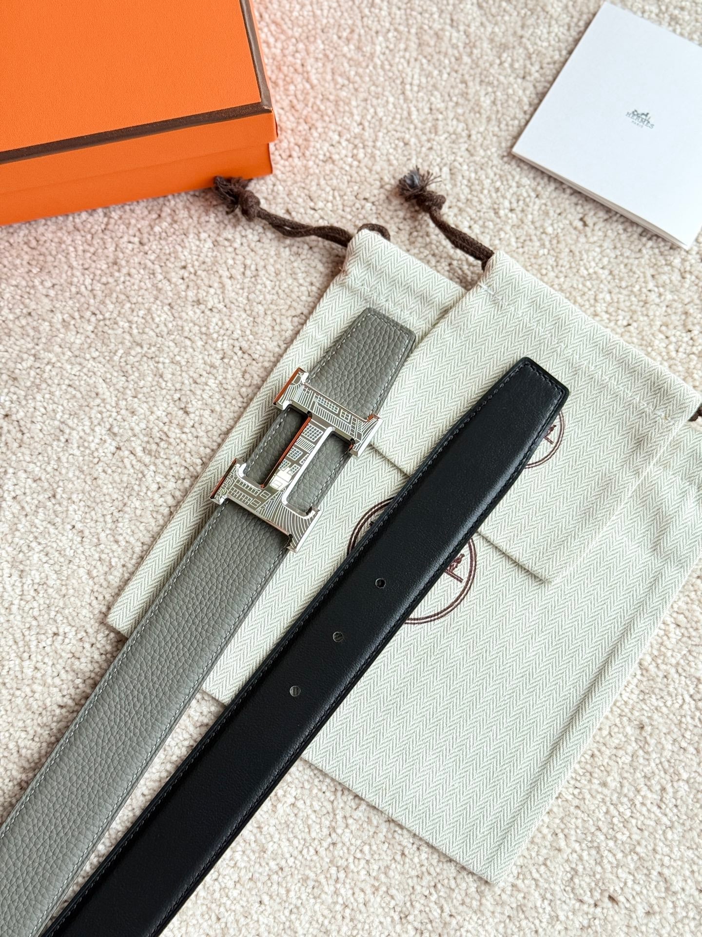 HELENE H FAUBOURG LEATHER BELT — GRAY GREEN (SILVER HARDWARE, 32MM)