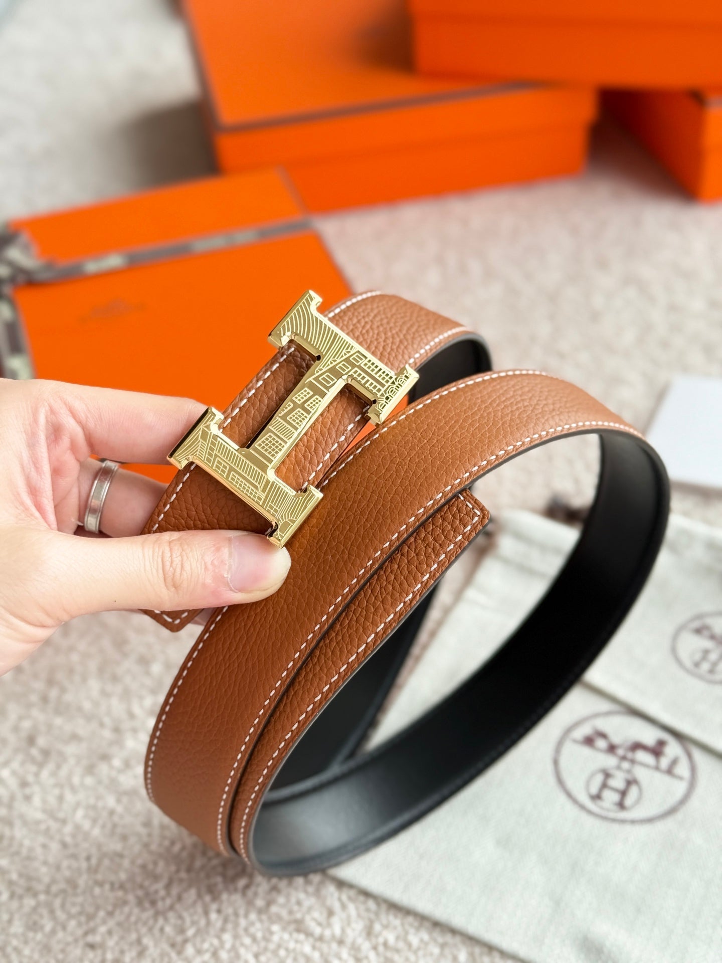 HELENE H FAUBOURG LEATHER BELT — BROWN (GOLD HARDWARE, 32MM)