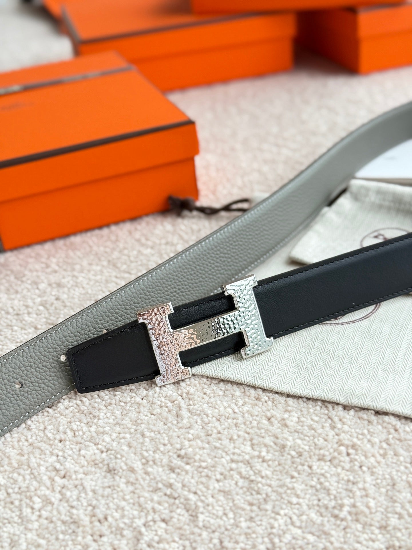 HELENE H GUILLOCHÉ LEATHER BELT — GRAY GREEN (SILVER HARDWARE, 32MM)