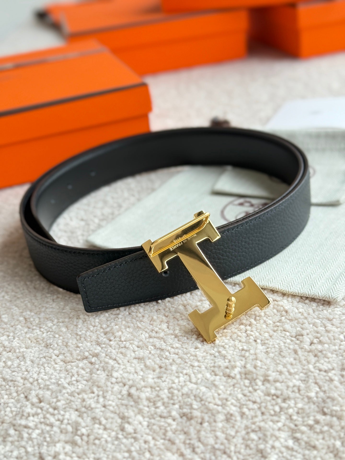 HELENE H GUILLOCHÉ LEATHER BELT — BLACK (GOLD HARDWARE, 32MM)