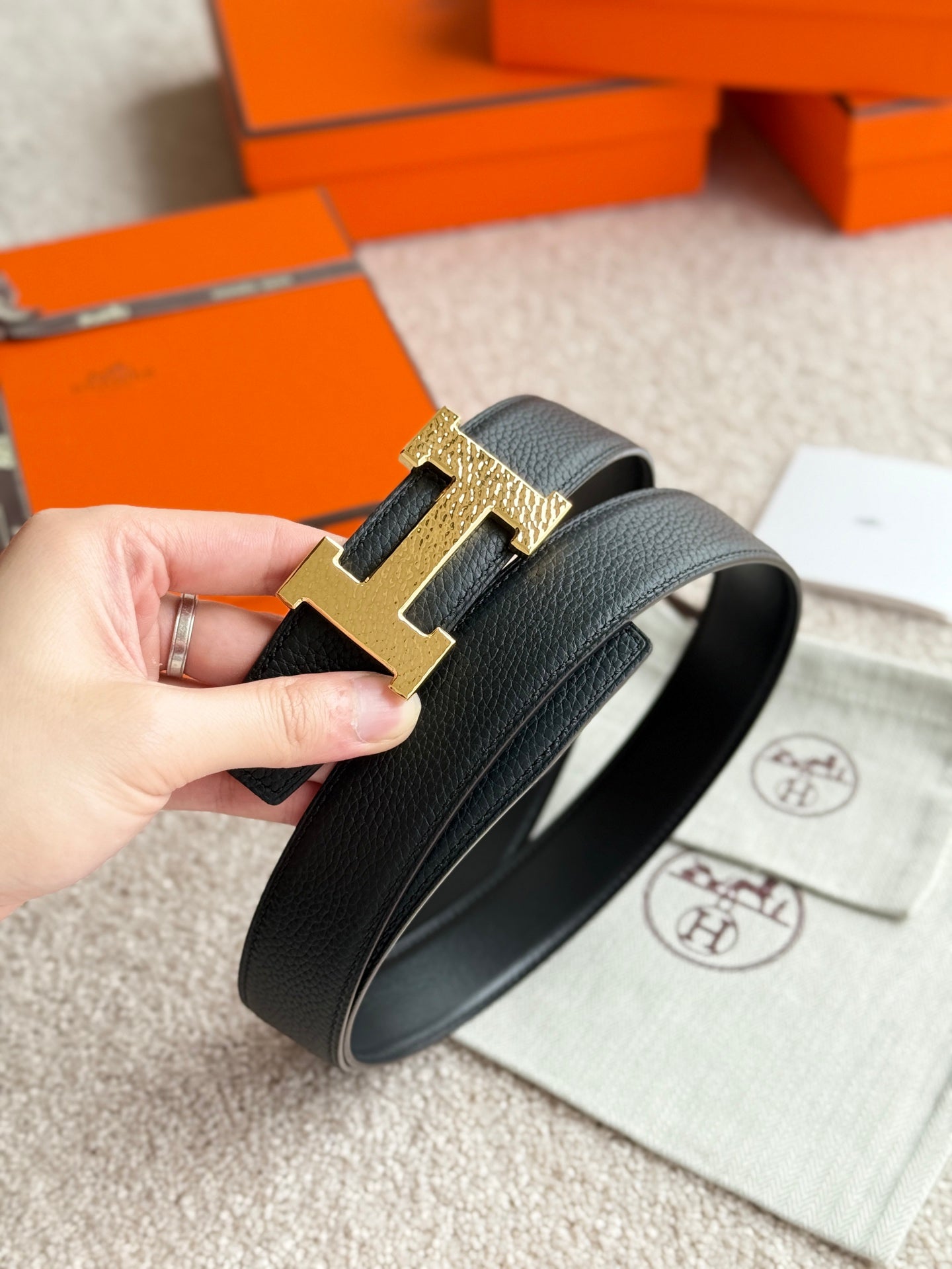 HELENE H GUILLOCHÉ LEATHER BELT — BLACK (GOLD HARDWARE, 32MM)