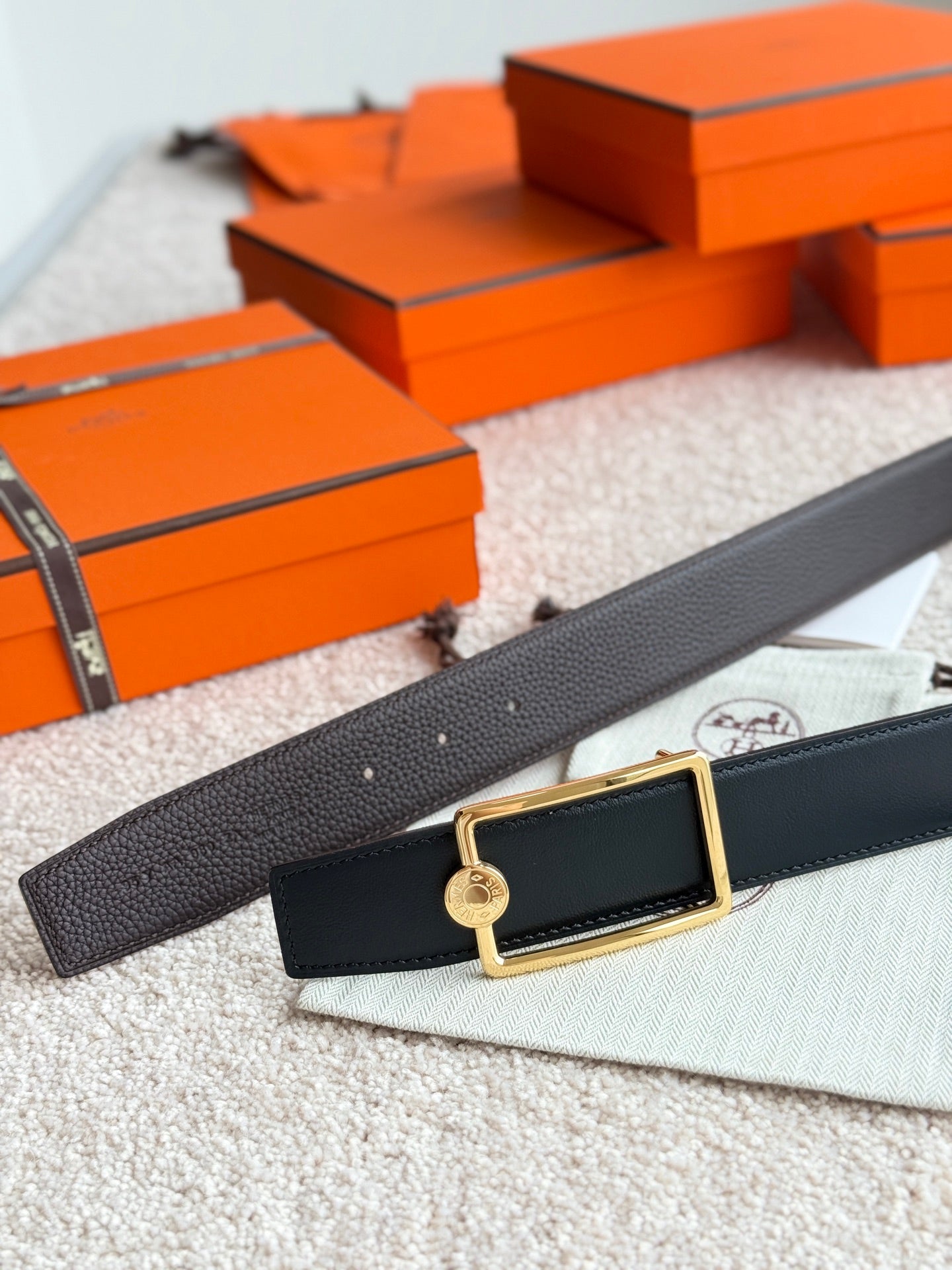 HELENE OSCAR REVERSIBLE LEATHER BELT — BLACK & CHOCOLATE (GOLD HARDWARE, 38MM)