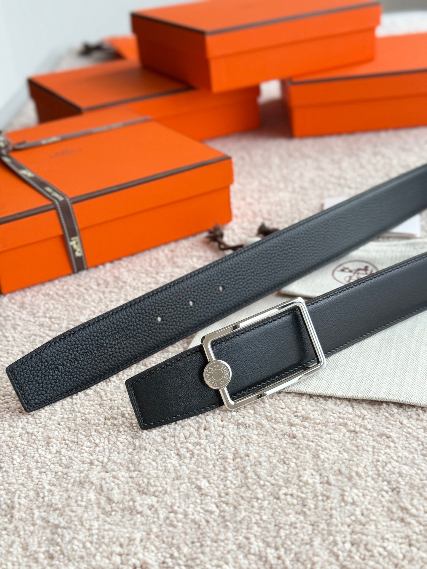 HELENE OSCAR LEATHER BELT — BLACK (SILVER HARDWARE, 38MM)