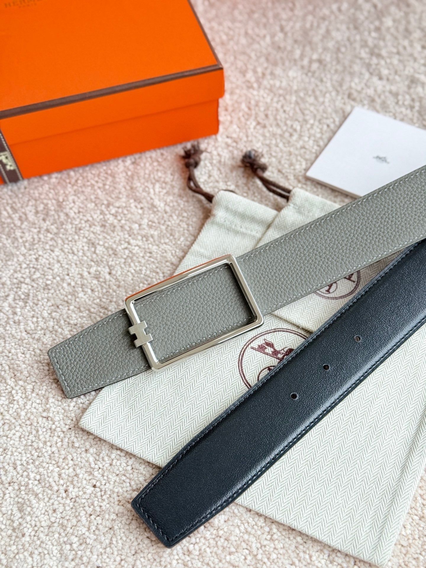 HELENE TUBE H LEATHER BELT — MEYER GRAY (SILVER HARDWARE, 38MM)