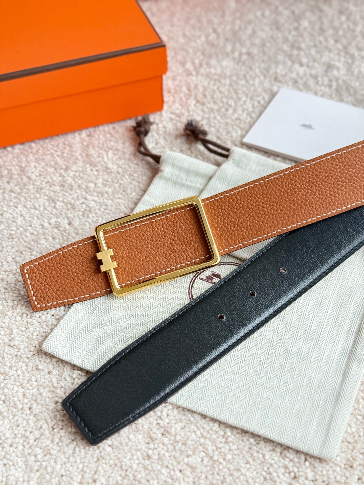 HELENE TUBE H LEATHER BELT — BROWN (GOLD HARDWARE, 38MM)