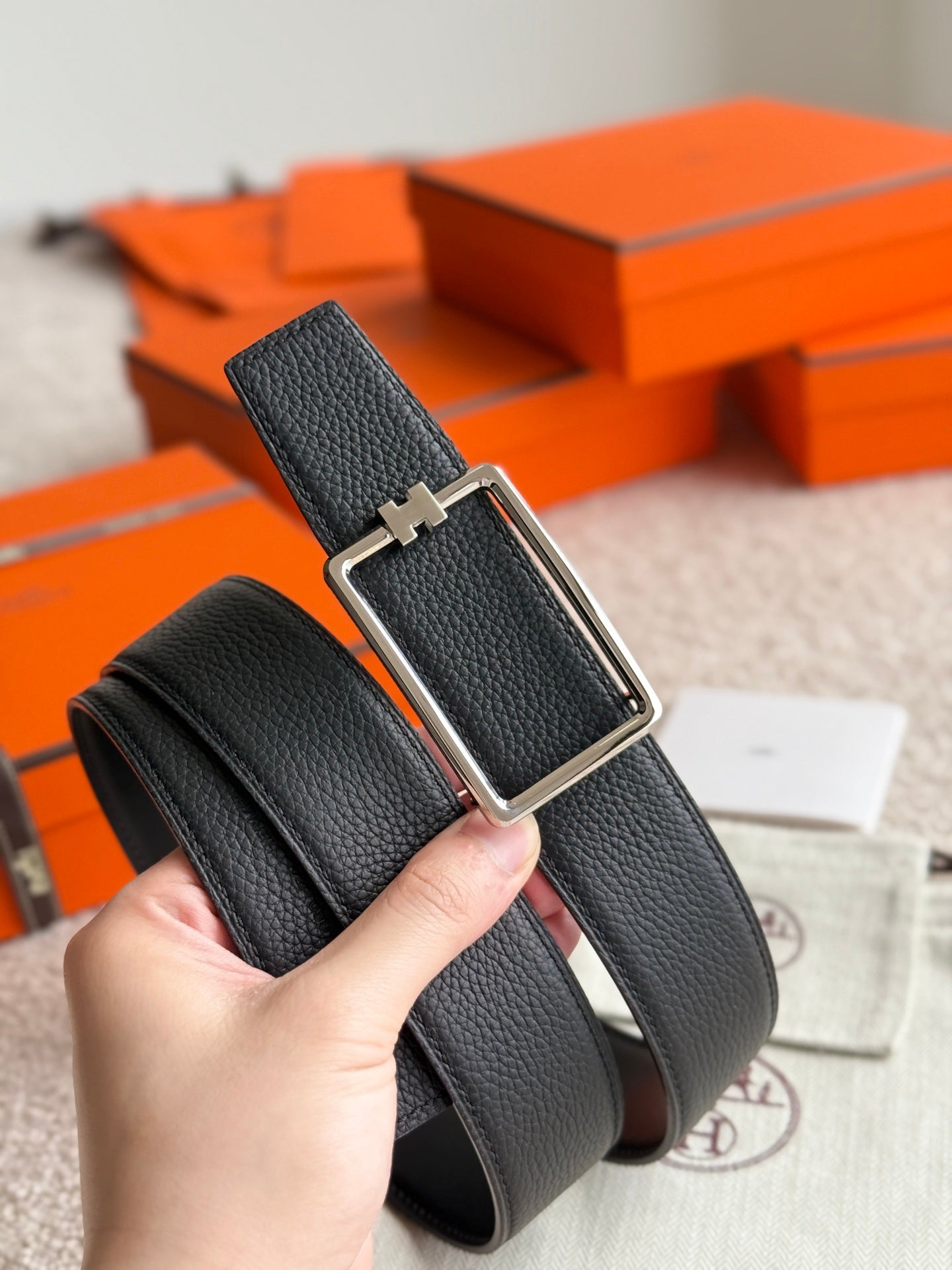 HELENE TUBE H LEATHER BELT — BLACK (SILVER HARDWARE, 38MM)