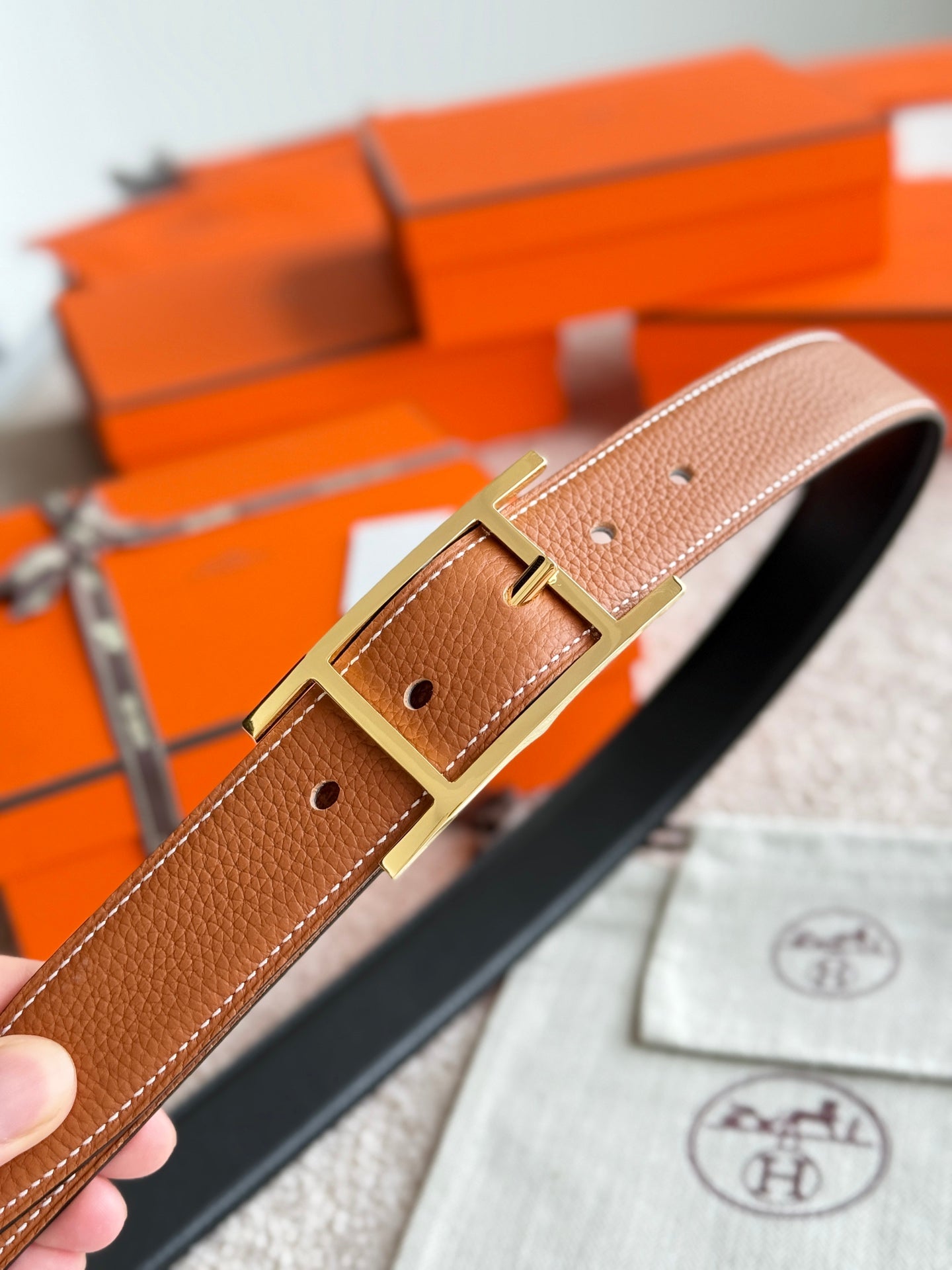 HELENE QUENTIN REVERSIBLE LEATHER BELT — BLACK & BROWN (GOLD HARDWARE, 32MM)