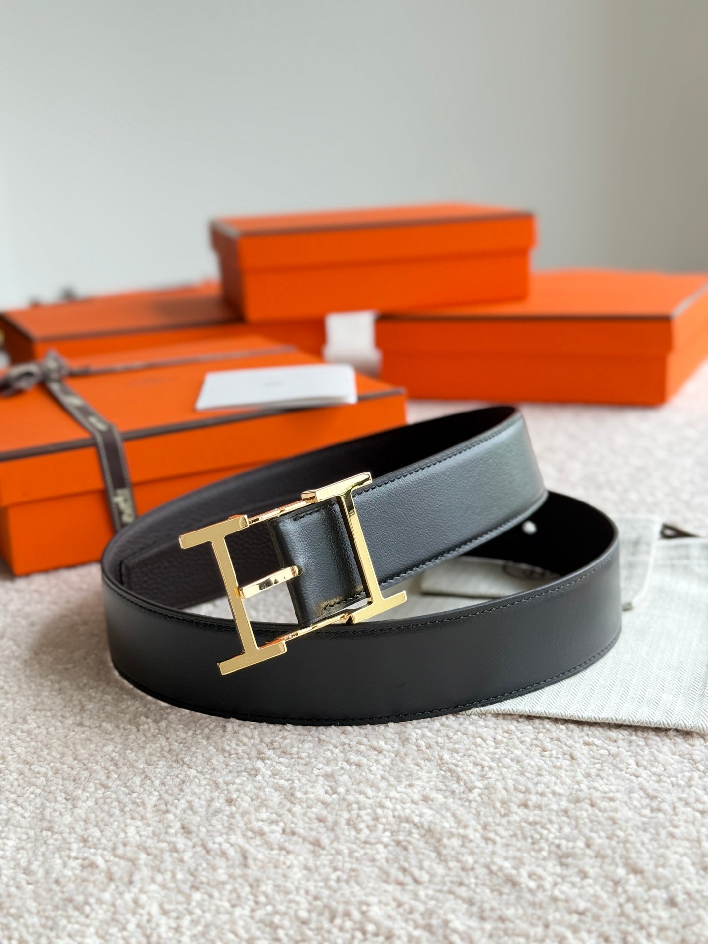 HELENE HADRIEN REVERSIBLE LEATHER BELT — BLACK & CHOCOLATE (GOLD HARDWARE, 38MM)