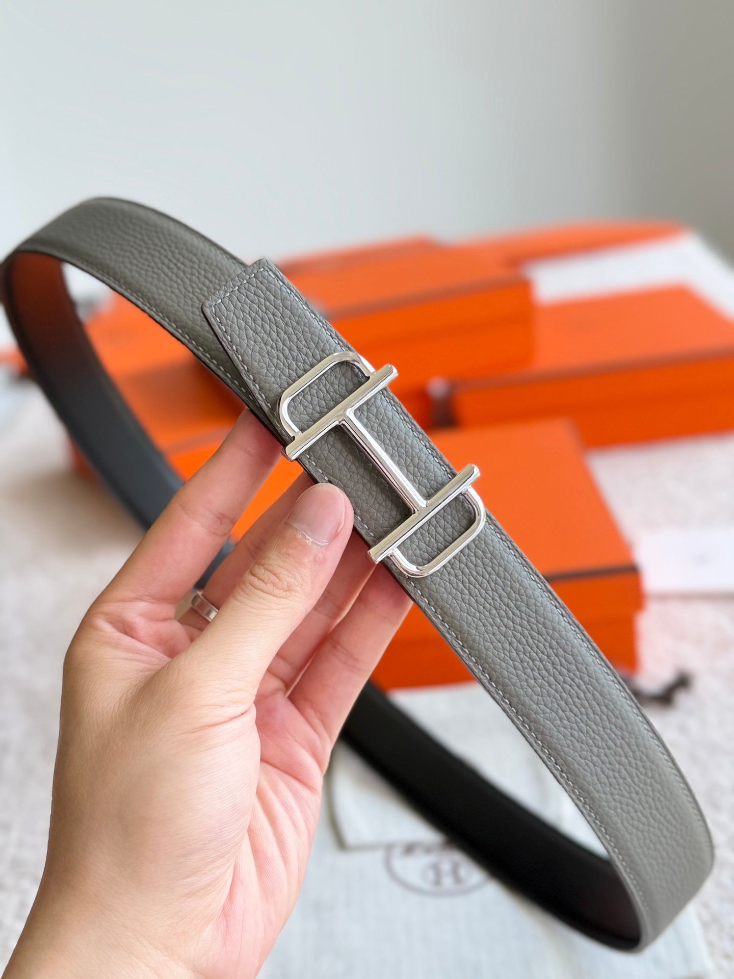 HELENE ROYAL LEATHER BELT — GRAY & BROWN (SILVER HARDWARE, 32MM)