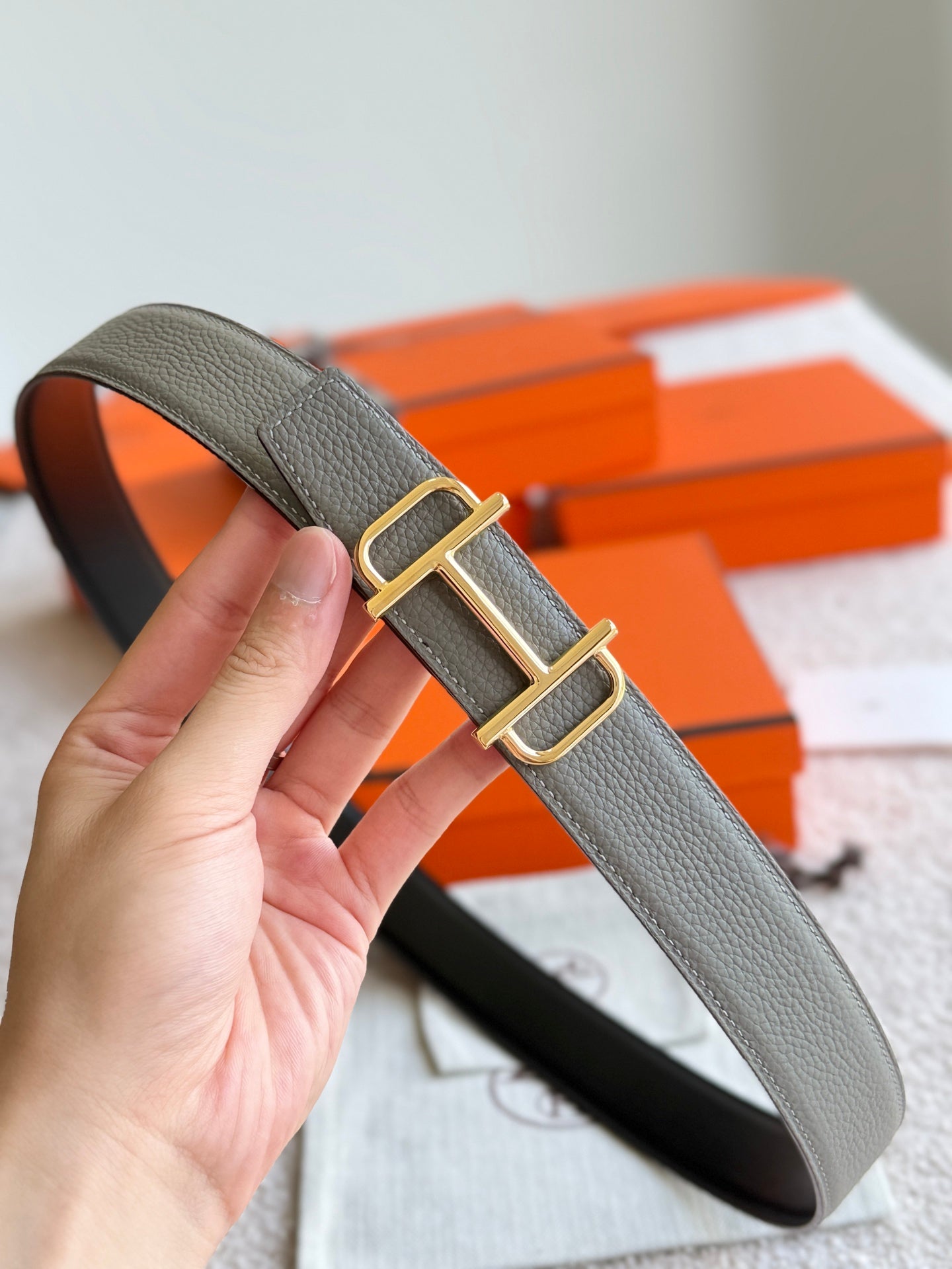 HELENE ROYAL LEATHER BELT — GRAY & BROWN (GOLD HARDWARE, 32MM)