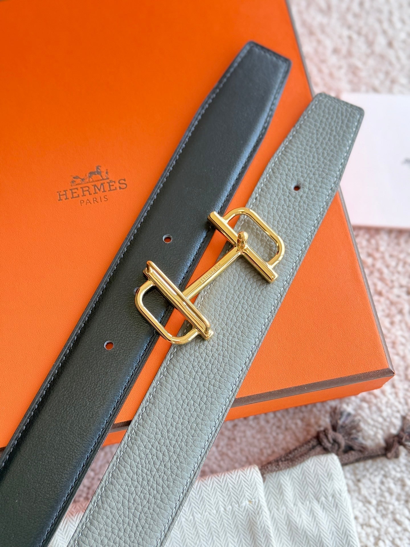 HELENE ROYAL LEATHER BELT — GRAY & BROWN (GOLD HARDWARE, 32MM)