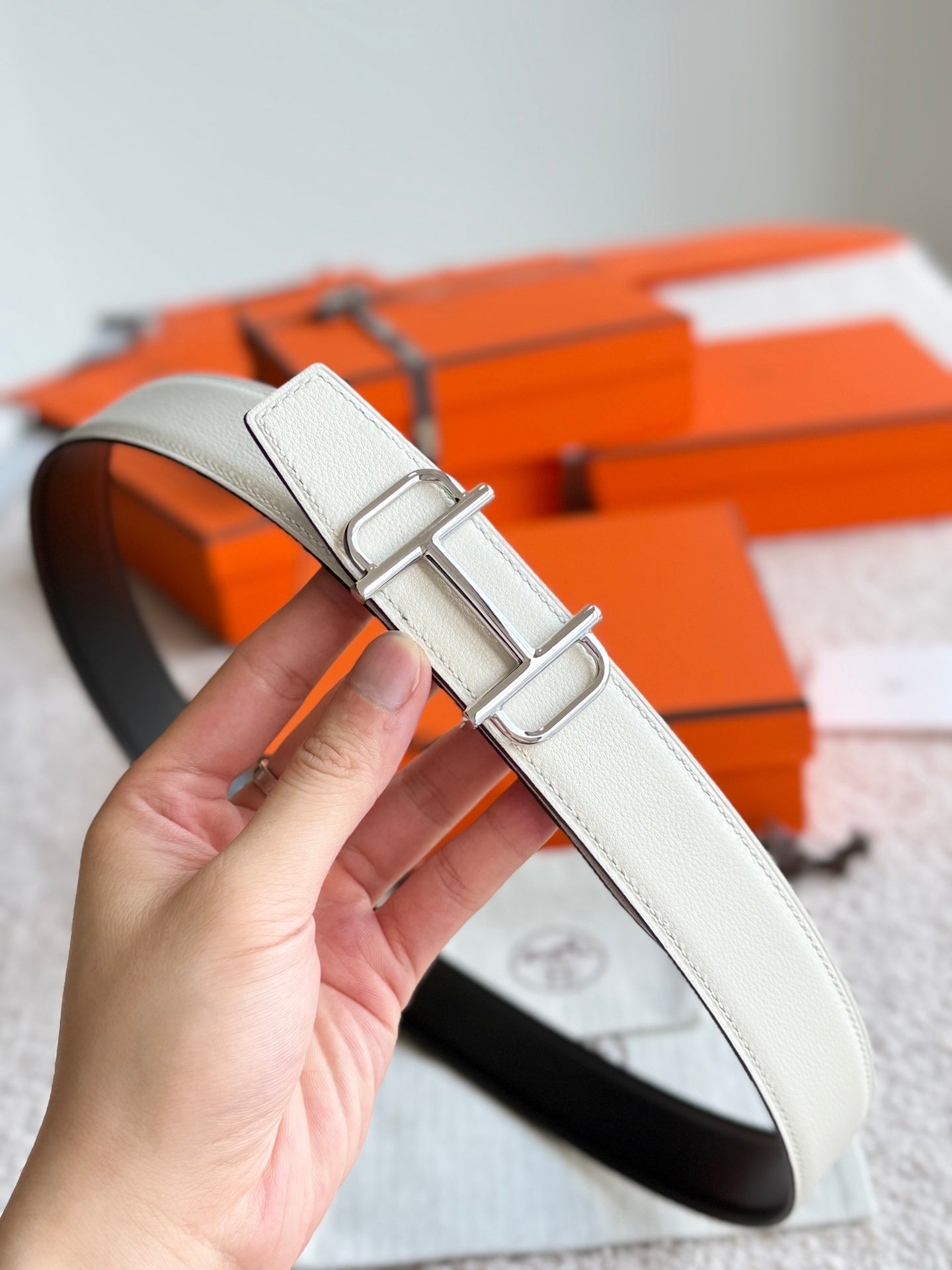 HELENE ROYAL LEATHER BELT — IVORY (SILVER HARDWARE, 32MM)