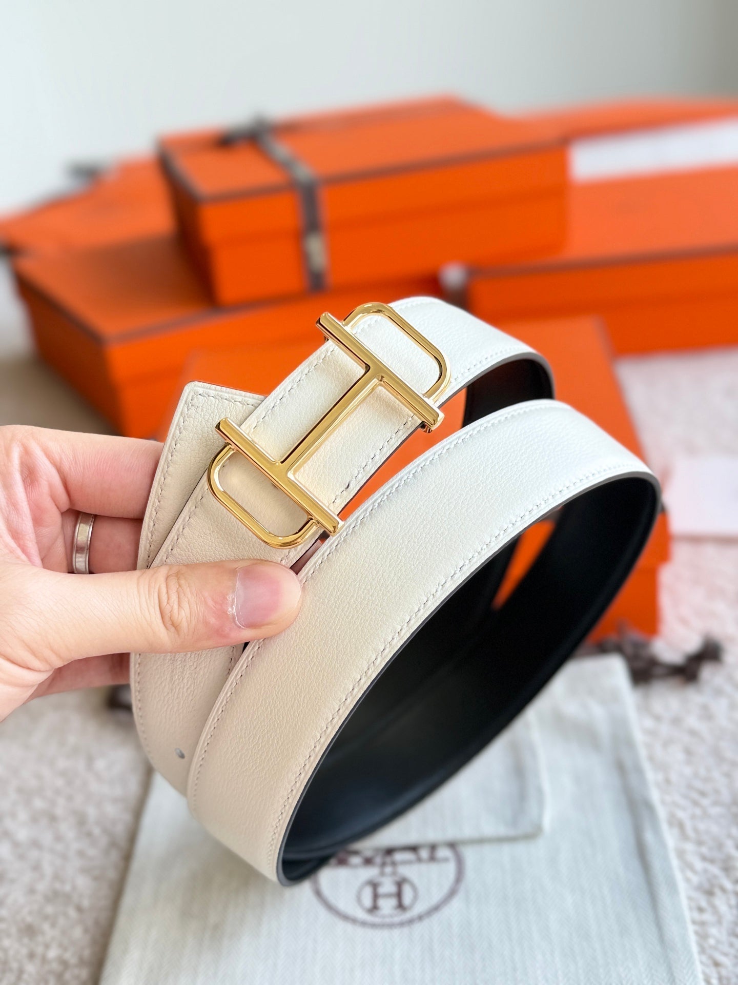 HELENE ROYAL LEATHER BELT — IVORY (GOLD HARDWARE, 32MM)