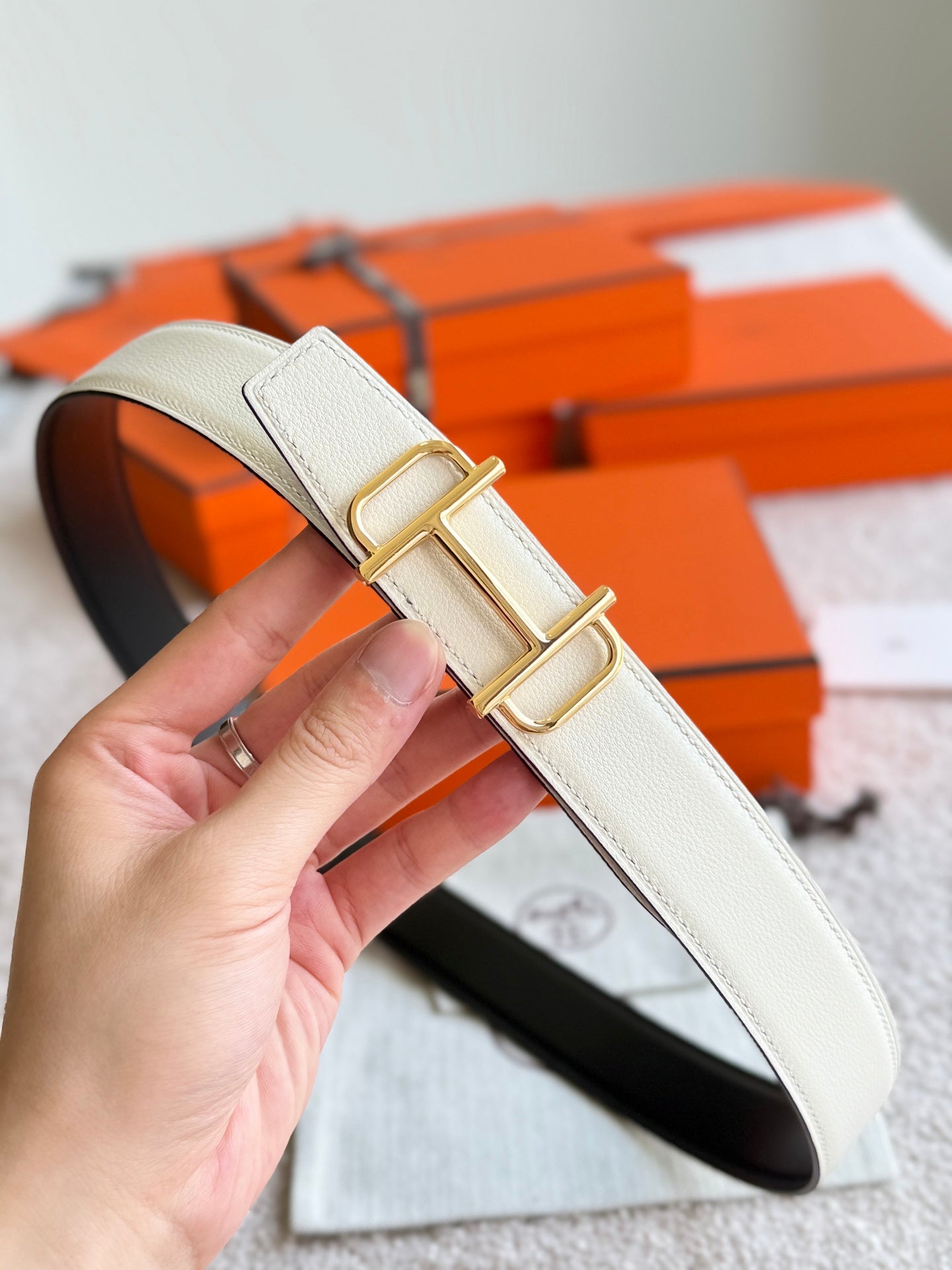 HELENE ROYAL LEATHER BELT — IVORY (GOLD HARDWARE, 32MM)